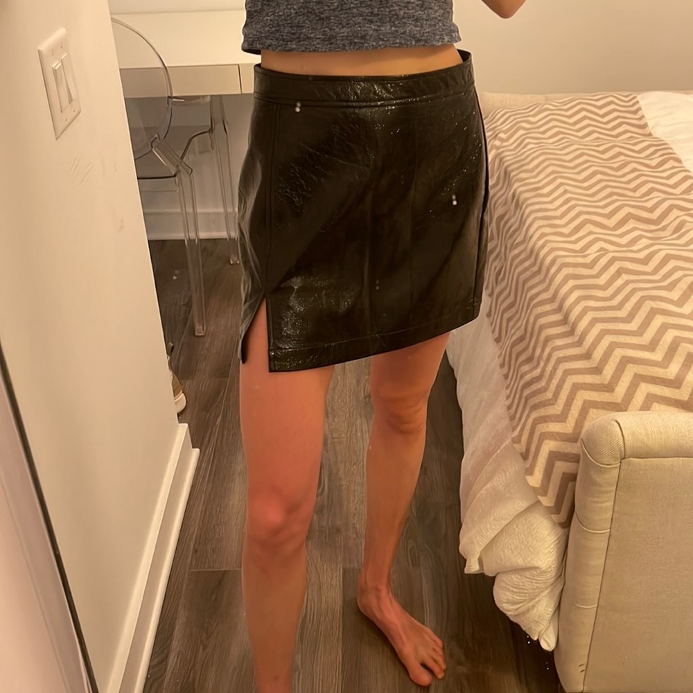 Aritzia Wilfred faux leather shiny black mini skirt worn once